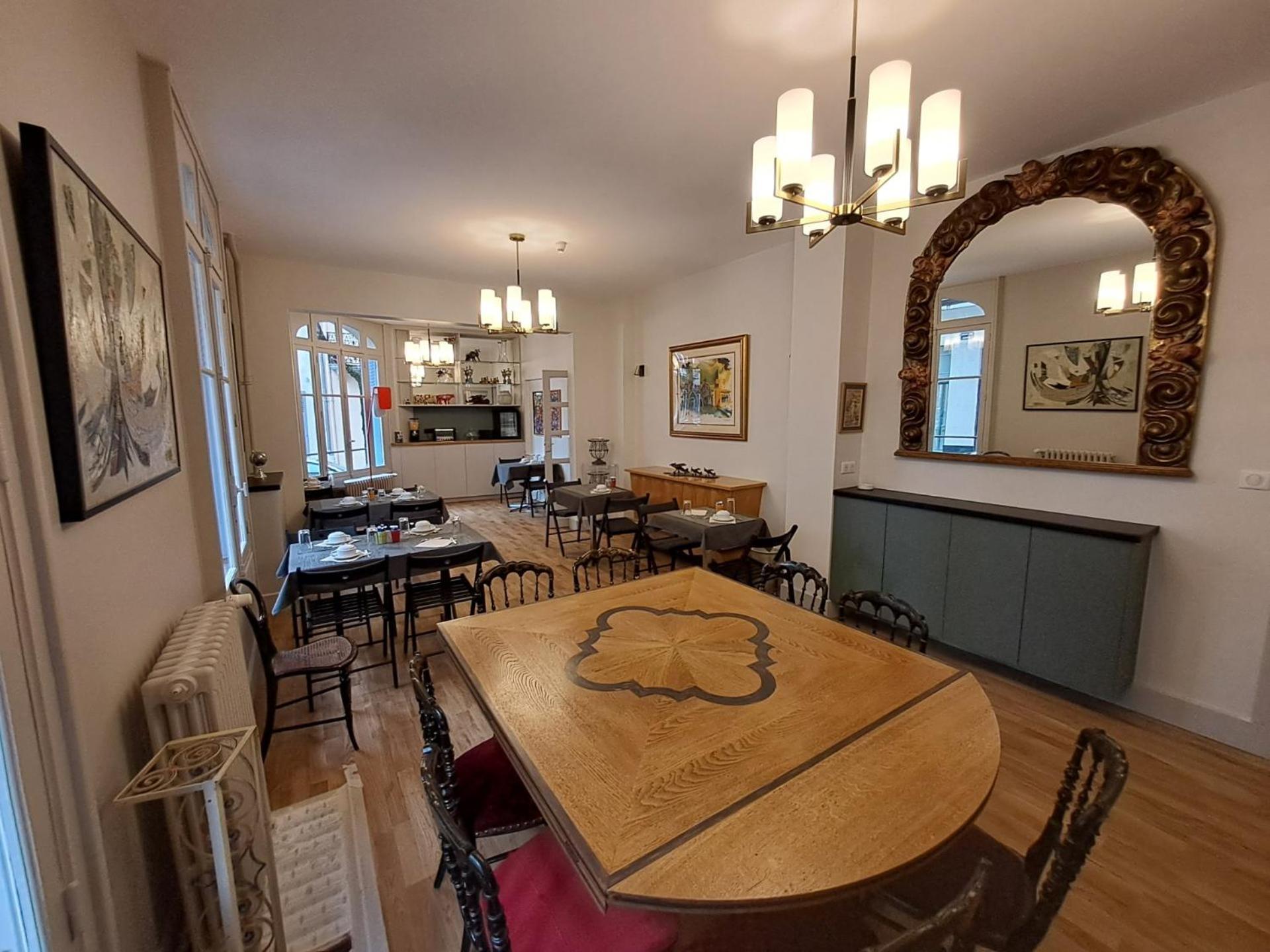 Hotel Trianon Vichy Esterno foto