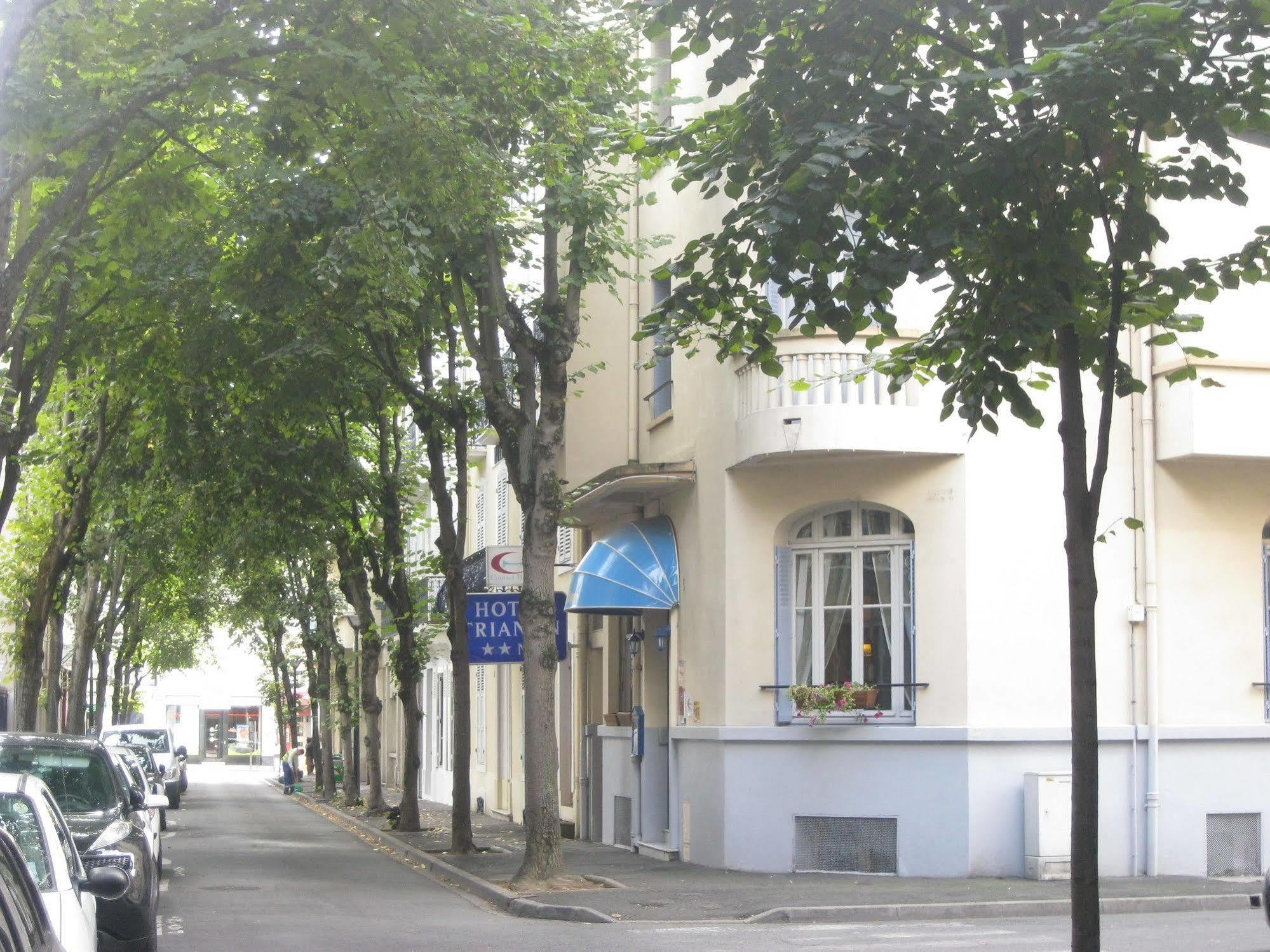 Hotel Trianon Vichy Esterno foto