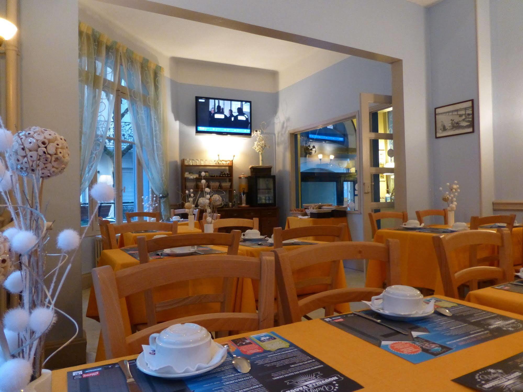Hotel Trianon Vichy Esterno foto