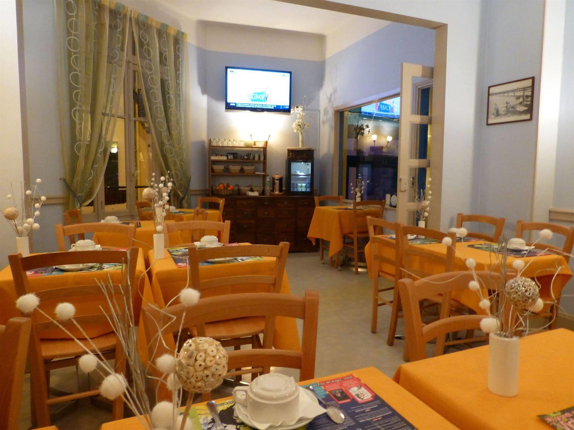 Hotel Trianon Vichy Esterno foto
